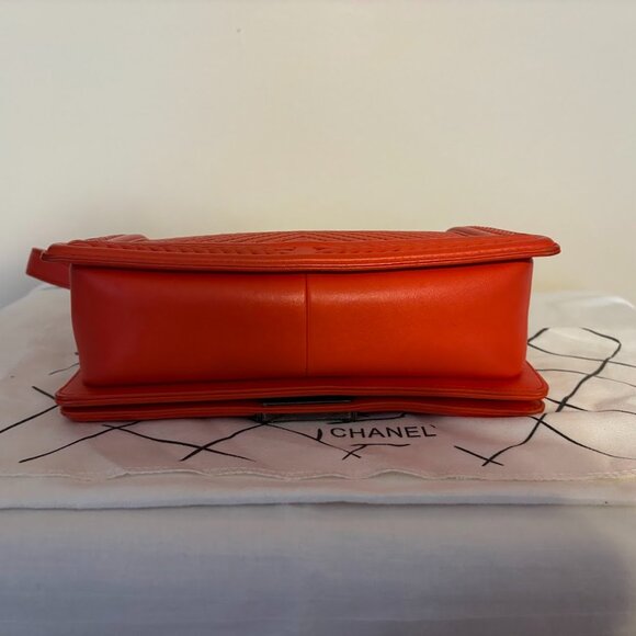 Authentic Chanel Boy Handbag in beautiful Orange Color - very unusual! - Picture 10 of 16